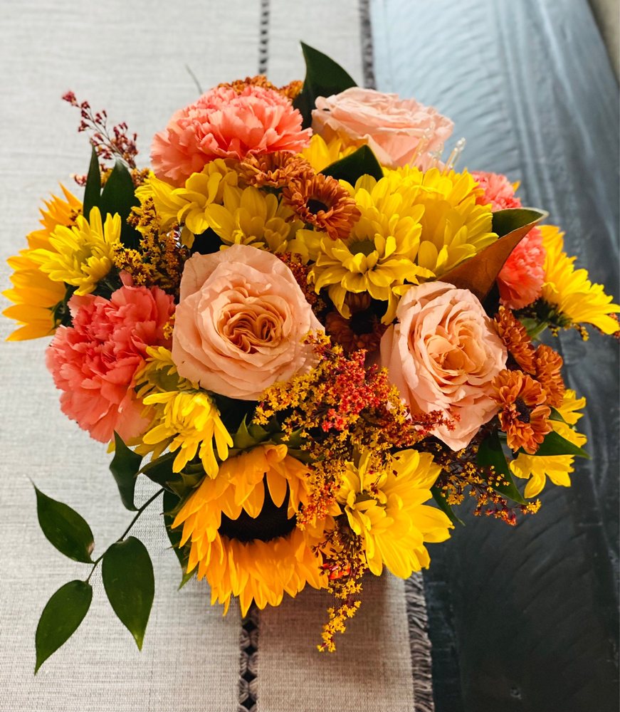 FOUR SEASONS FLOWERS & GIFTS Updated October 2024 265 Photos & 54