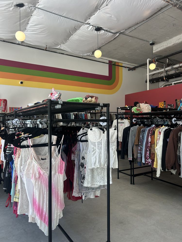 THE RACKS Updated August 2024 560 Oak St, Eugene, Oregon Used