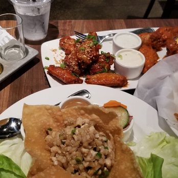 Yard House - Bars Near Me - Houston, Texas
