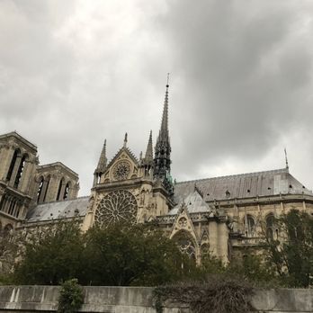 La Seine - Paris - Notre Dame - Landmarks & Historical Buildings Near Me