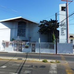 Parroquia Maria Madre de Dios - Esta es la parroquía María Madre de Dios, vista desde la acera de enfrente