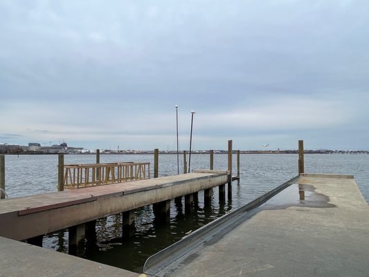 Washington Sailing Marina by null