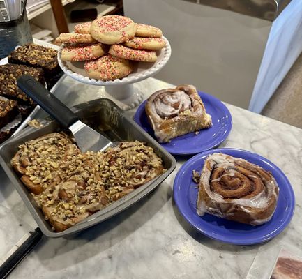 Putnam Pantry Candies, Ice Creams & Cafe by null