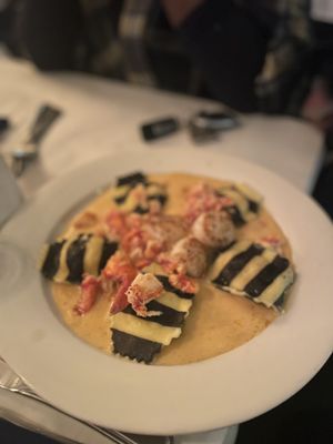 Lucia's On The Lake by null