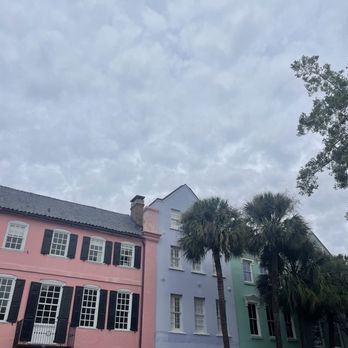 Two Sisters Tours - rainbow row - Historical Tours Near Me - Charleston, South Carolina