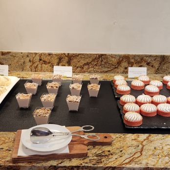 THE RITZ-CARLTON CLUB LOUNGE - Updated February 2026 - 60 Photos