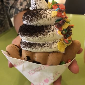 Kokoro Cafe - shaka boom - vanilla ice cream + fruity pebbles + oreo crumbs + mochi like shaka boat - Desserts Near Me - Honolulu, Hawaii