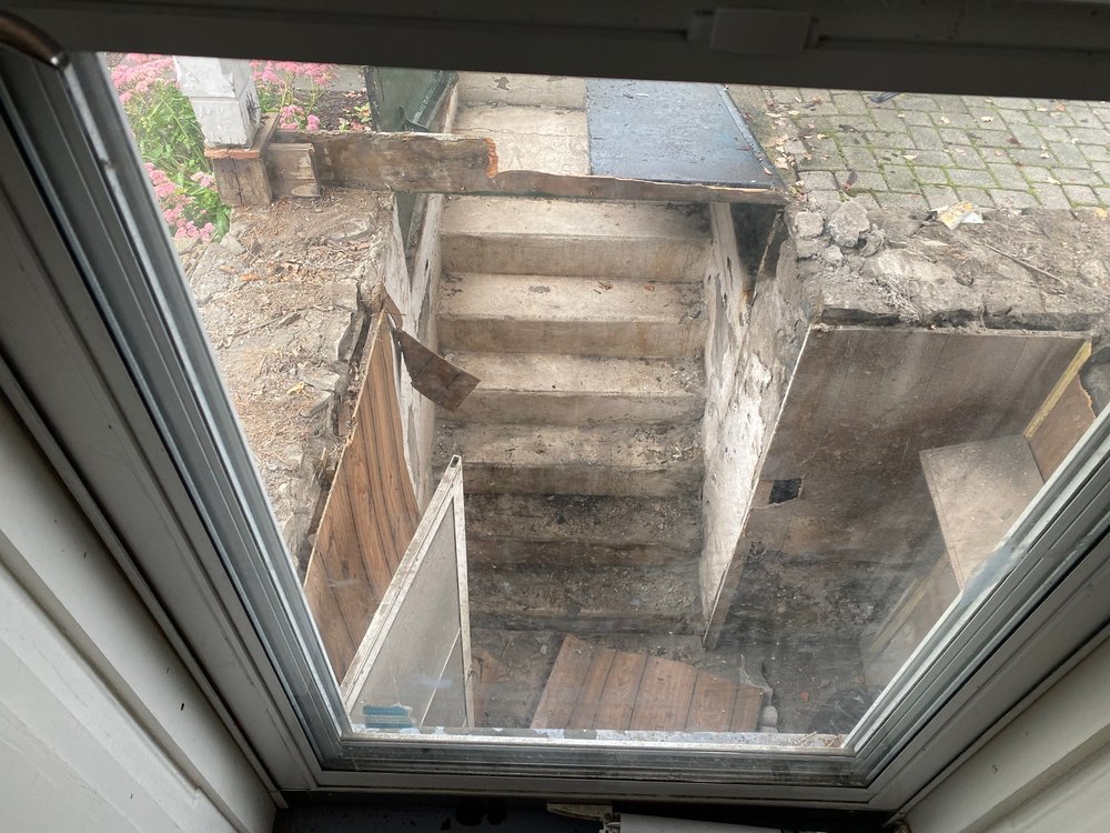 Slide of The Handy Chap