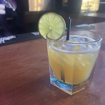 La Terraza Bar & Grill - Cocktail - Latin American Near Me - Lindenhurst, New York