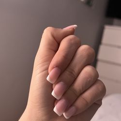 Glow Nails Lounge & Spa