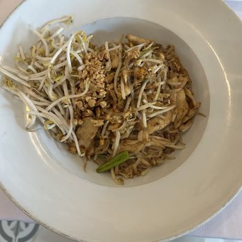 Colonial Kitchen & Bar - Pad Thai - Vietnamese Near Me - Atlanta, Georgia Colonial Kitchen & Bar - Pad Thai - Vietnamese Near Me - Atlanta, Georgia