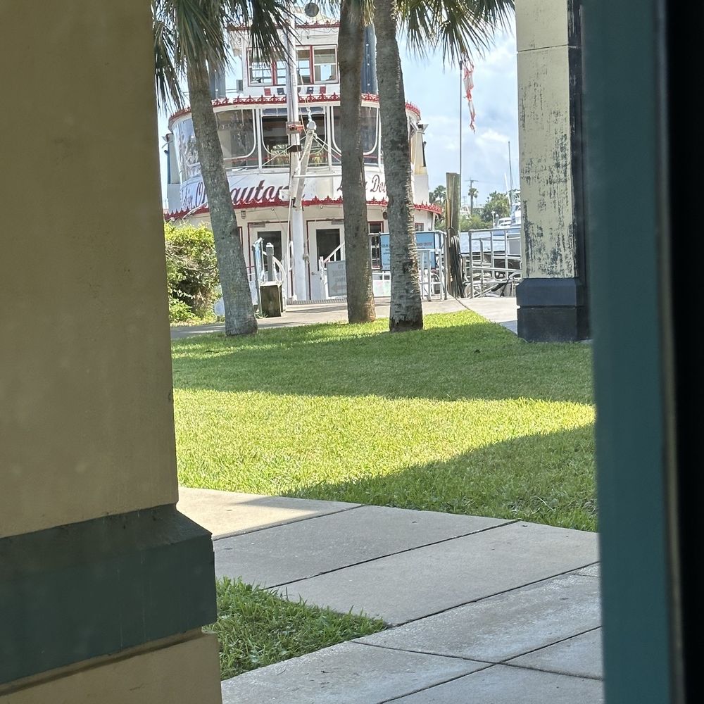 Dine and Cruise - Dine and cruise - Boat Tours Near Me - Daytona Beach, Florida