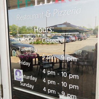 Fellini Restaurant & Pizzeria - Hours - Pizza Near Me - Mount Prospect, Illinois