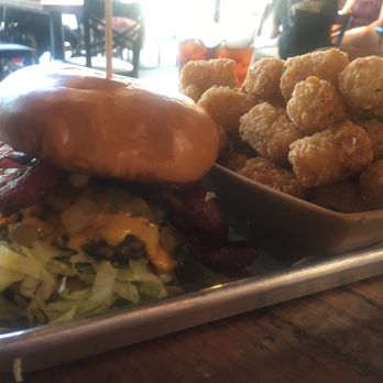 Burger Bench - American Near Me - Escondido, California