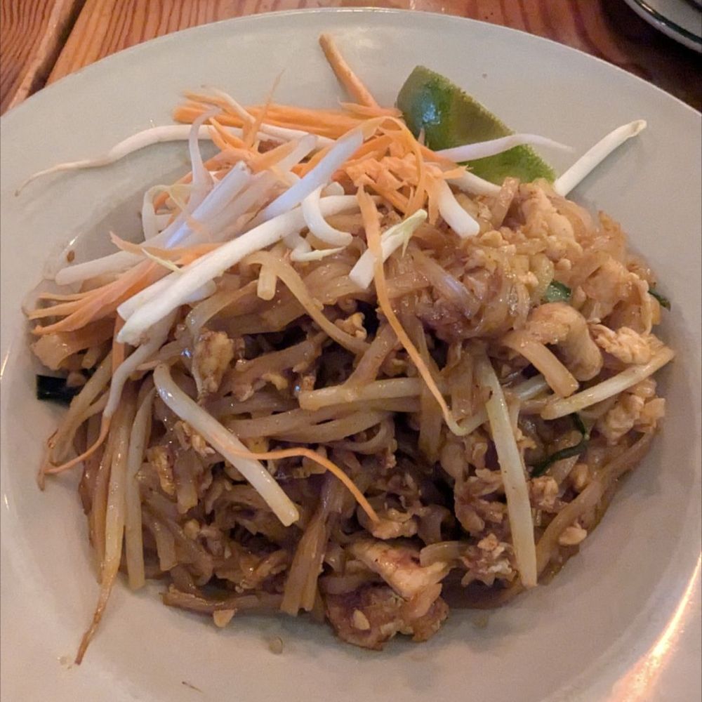 Pochana Thai Kitchen - Pad Thai - Thai Near Me - Astoria, New York