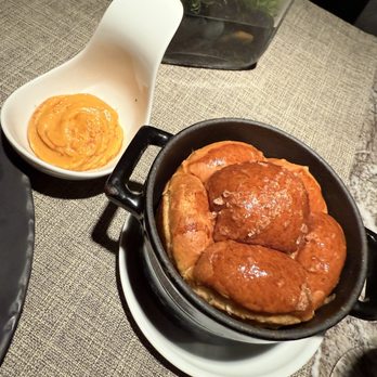 La Punta Grill & Lounge - Appetizer rolls they brought us. - Steakhouses Near Me - Cancún, ROO La Punta Grill & Lounge - Appetizer rolls they brought us. - Steakhouses Near Me - Cancún, ROO