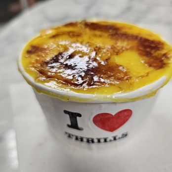 Thrills Soft Serve - Any flavor ice cream with creme brulee top - Ice Cream & Frozen Yogurt Near Me - Honolulu, Hawaii
