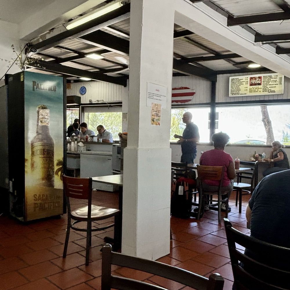El Hamburguer - Burgers Near Me - San Juan, Puerto Rico