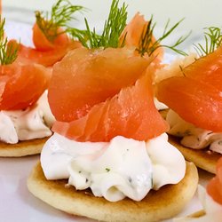 Estelle Gourmet - Blinis with smoked salmon.