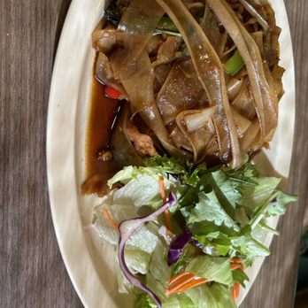 Thai Elephant Morro Bay - Spicy Noodles with pork - lunch $11.95 - Thai Near Me - Morro Bay, California Thai Elephant Morro Bay - Spicy Noodles with pork - lunch $11.95 - Thai Near Me - Morro Bay, California