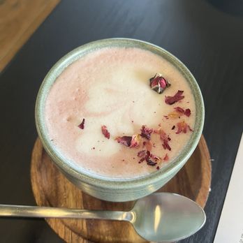 Dolce Rosa Cafe - Rose chai latte! Super yummy - Breakfast & Brunch Near Me - Santa Rosa, California