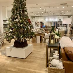 Pottery Barn - Oh Christmas Tree