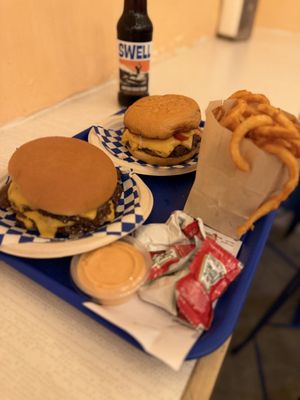 Goldburger Highland Park by null