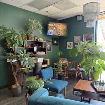 Aun Brew & Co - Corner of this gorgeous green oasis. Plus a piano ! - Coffee & Tea Near Me - Rancho Cordova, California
