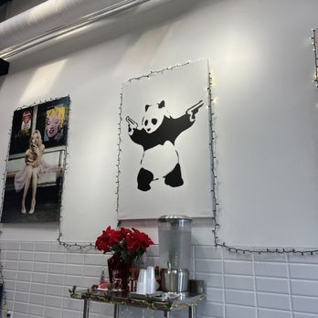 Truffle Poké Bar - Decor (very cute and personality filled!) - Poke Near Me - Burlingame, California