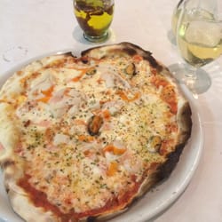 Di Fredo - Seafood pizza-very thin crust with awesome gooey cheese