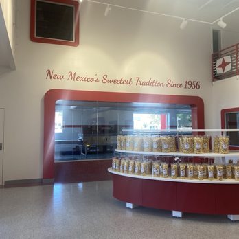 Buffetts Candies - Machine window - Candy Stores Near Me - Albuquerque, New Mexico