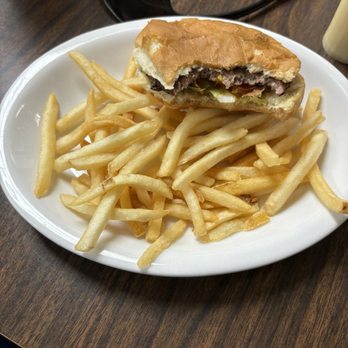Casey's - Kids meal hamburger - Breakfast & Brunch Near Me - Hobbs, New Mexico