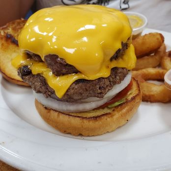 Pizzeria Del-Dio - Not just a great place for pizza, their burgers are amazing! - Pizza Near Me - Orlando, Florida