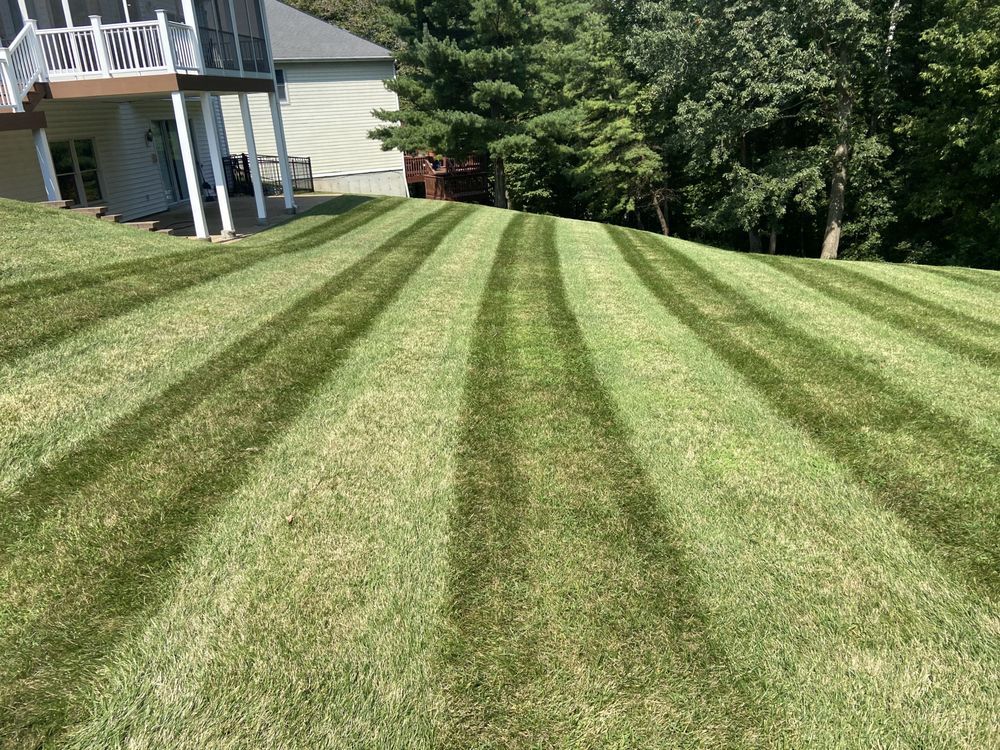 LAWNS UNLIMITED Updated August 2024 24 Photos St. Louis, Missouri Lawn Services Phone