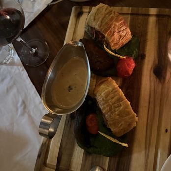 FLOW - Beef Wellington with cream spinach and half portabello mushroom and mushroom gravy not show is bismati fluffy rice - Mediterranean Near Me - Porto, 13