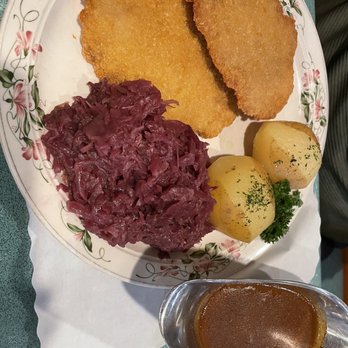 Schnitzel Platz - Traditional Wienerschnitzel, with brown gravy, red cabbage and boil potatoes - German Near Me - Glendale Heights, Illinois