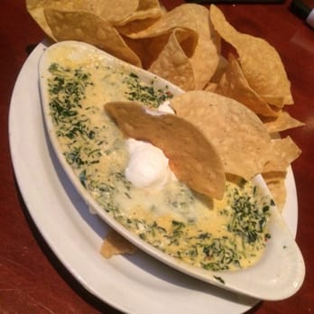 Cheddar's Scratch Kitchen - Spinach Artichoke Dip - American Near Me - Charlotte, North Carolina