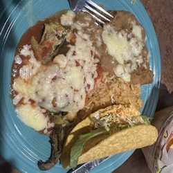 Taco Mexican Bar and Grill - Chili relleno and hard taco