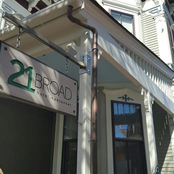 21 Broad - Hotels Near Me - Nantucket, Massachusetts