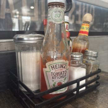Louis Burgers - The condiments don't look very appealing - Burgers Near Me - Lancaster, California
