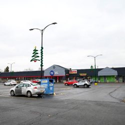 Hungry Howie's Pizza - Easy parking on site