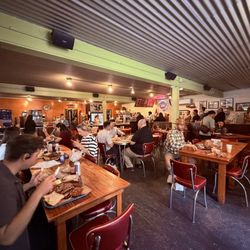 Franklin Barbecue - Inside