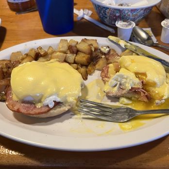 Foxy's Cafe - Pizza Near Me - Treasure Island, Florida