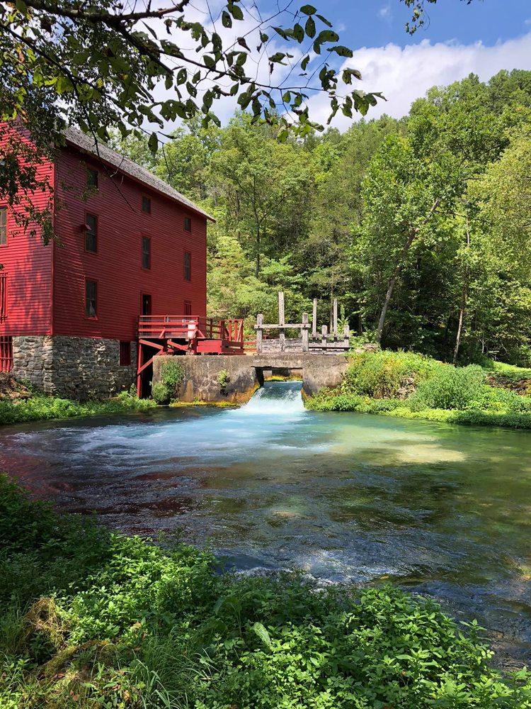 RIVERS EDGE INN RESORT Updated September 2024 16 Photos & 12