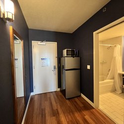 University Plaza Waterfront Hotel - Having a microwave and refrigerator was great