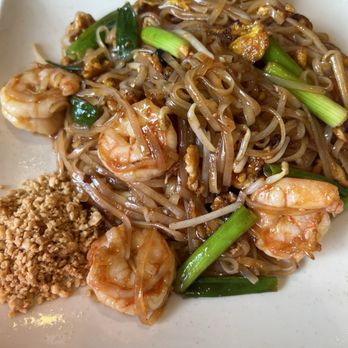 Gumrai Thai - Pad Thai* - Thai Near Me - Arlington Heights, Illinois