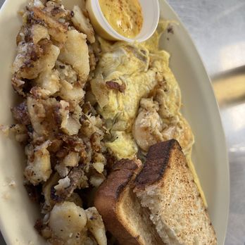 Bob's Grill - Seafood omelet with hash browns and Texas toast - Diners Near Me - Kill Devil Hills, North Carolina