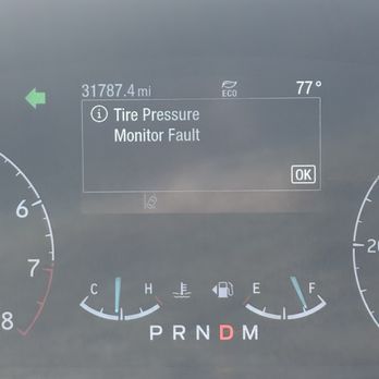 Avis Budget - There was something wrong with the tire pressure monitor, which kept blinking at me. Not sure if this was safe. - Car Rental Near Me - Albuquerque, New Mexico