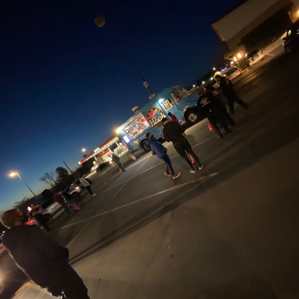On the Hook - Bigger line - Food Trucks Near Me On the Hook - Bigger line - Food Trucks Near Me