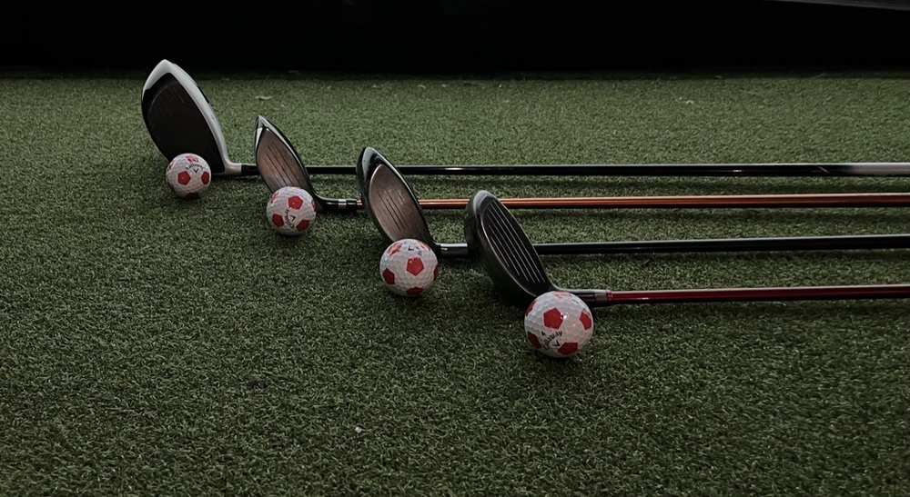 CLUB GOLF VALENCIA 22945 Soledad Canyon Rd, Santa Clarita, California